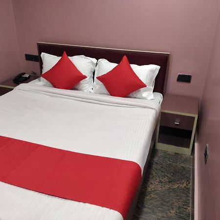 Oyo 16871 Anant Home Stay Shillong Ngoại thất bức ảnh