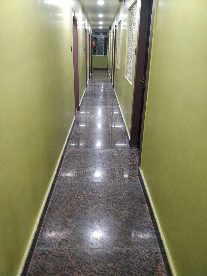 Oyo 16871 Anant Home Stay Shillong Ngoại thất bức ảnh