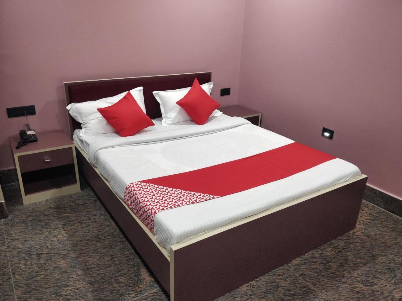Oyo 16871 Anant Home Stay Shillong Ngoại thất bức ảnh