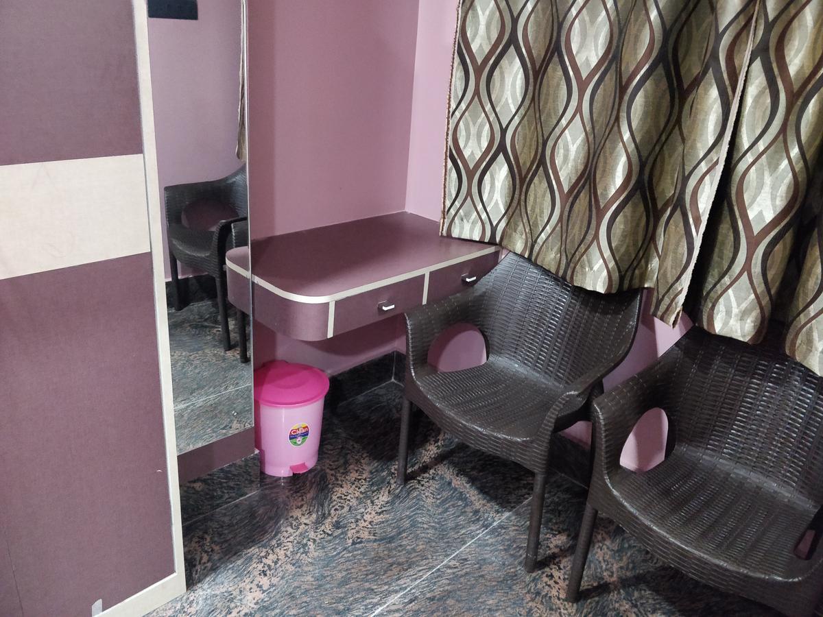 Oyo 16871 Anant Home Stay Shillong Ngoại thất bức ảnh