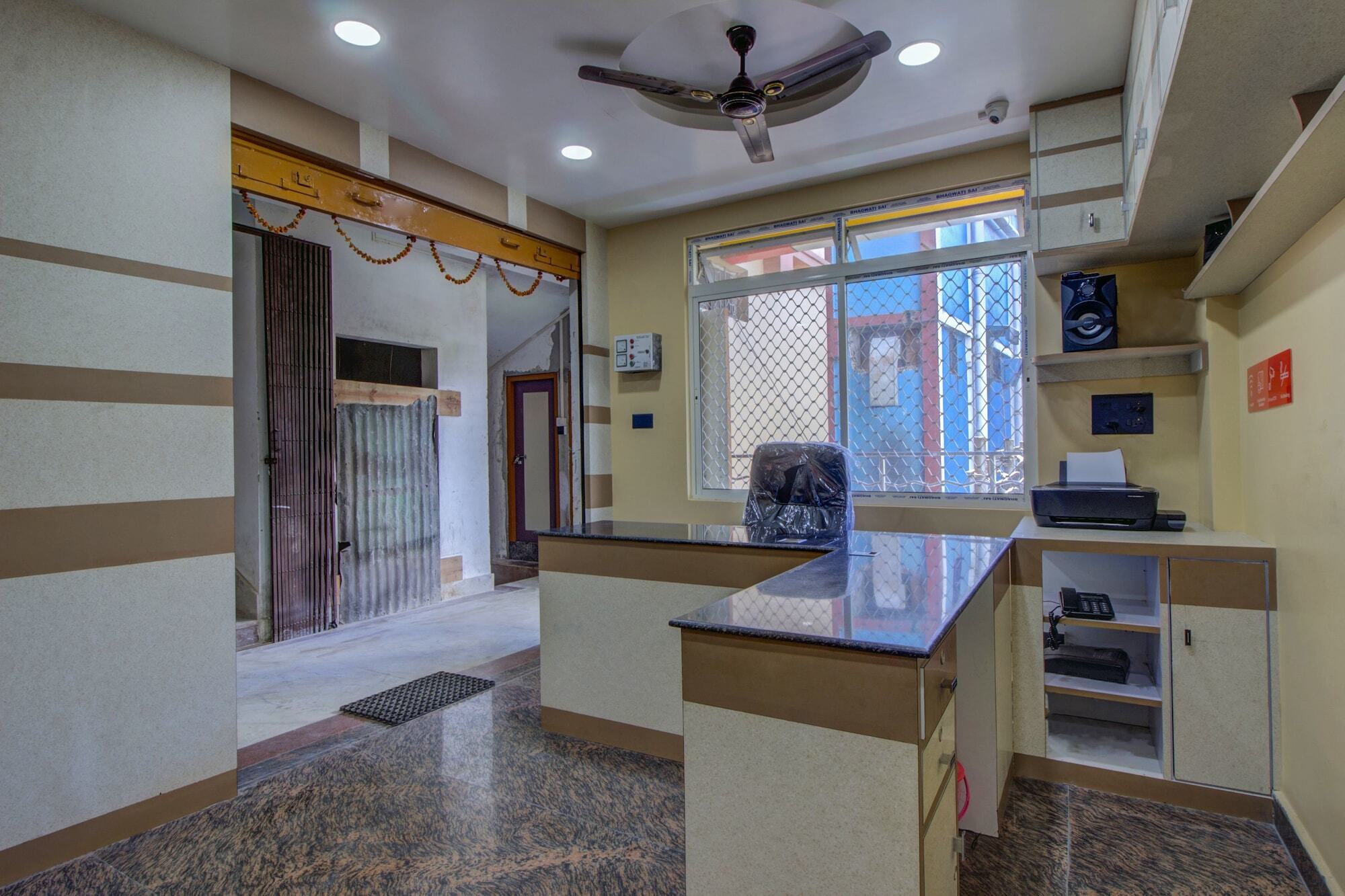 Oyo 16871 Anant Home Stay Shillong Ngoại thất bức ảnh